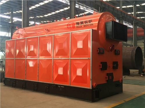 Puitküttega tööstuslik katel